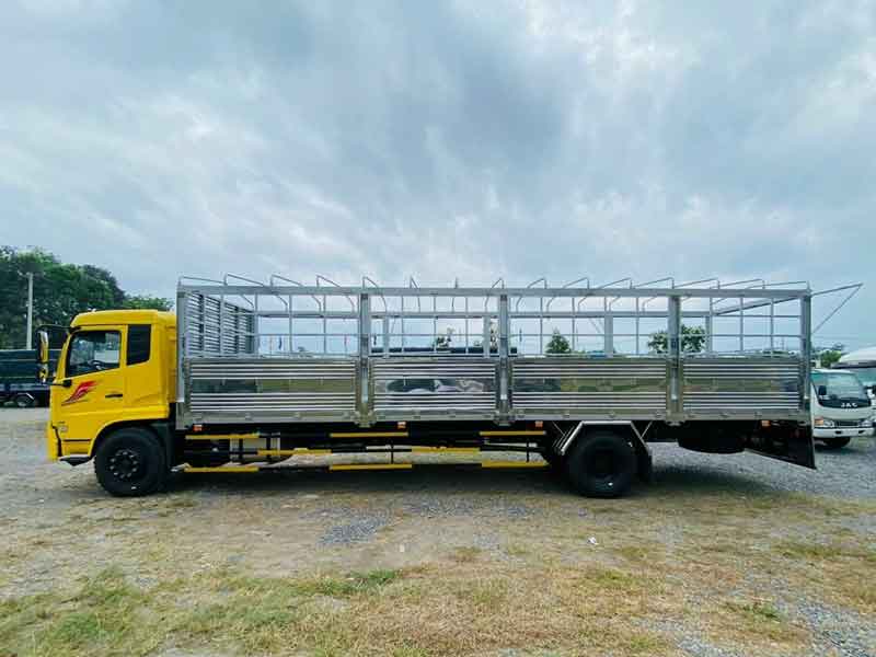 Xe tải Dongfeng B180 thùng mui bạt 8 tấn