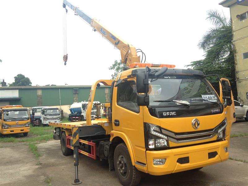 Xe cứu hộ giao thông Dongfeng 5 tấn gắn cẩu 3 tấn