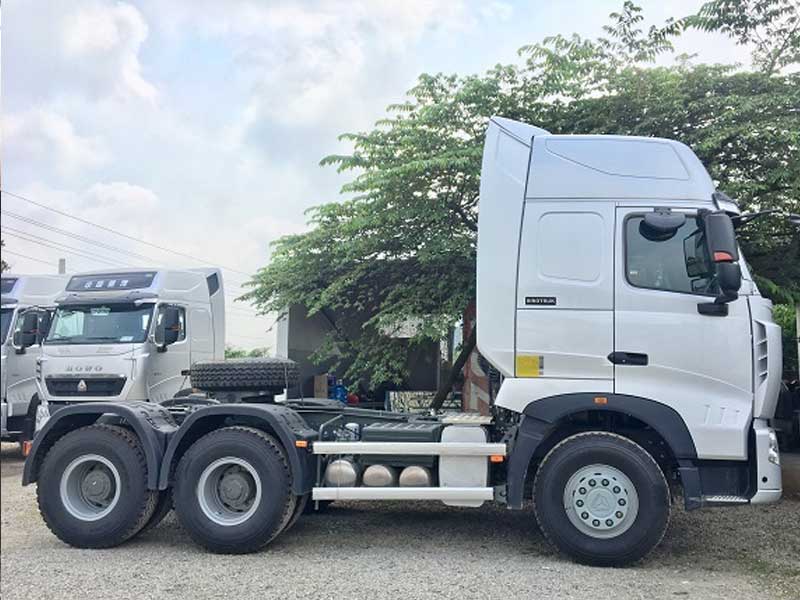 Xe đầu kéo Howo cabin A7 nóc thấp và nóc cao 2