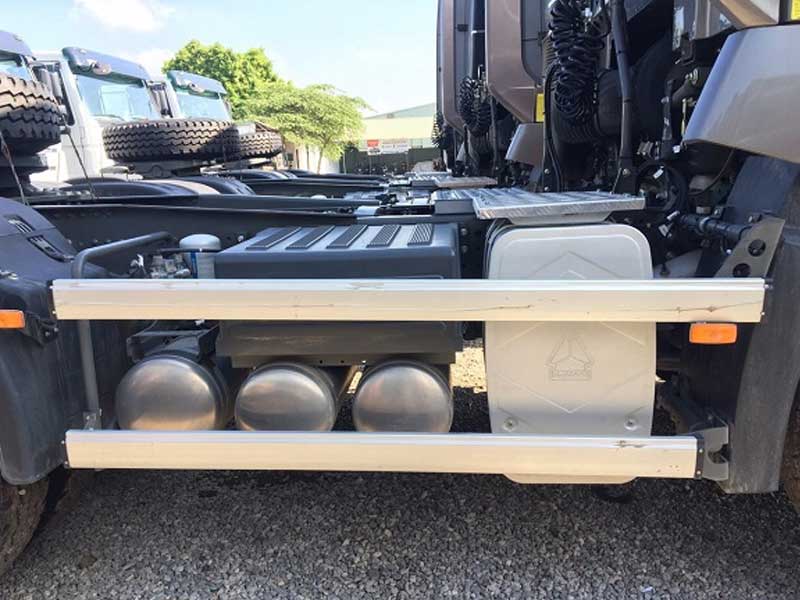 Xe đầu kéo Howo cabin A7 động cơ 420HP đời mới 2021