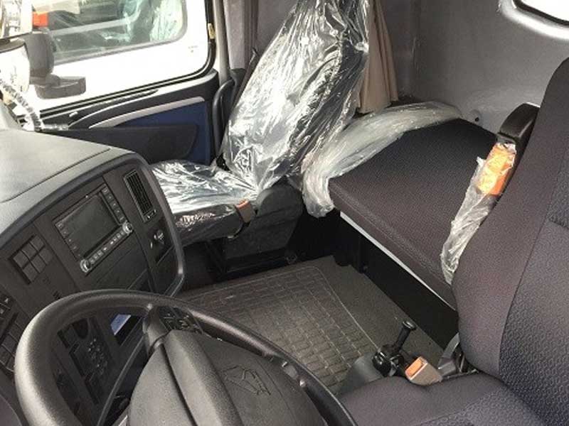 nội thất xe đầu kéo howo a7 - Xe đầu kéo Howo cabin A7 động cơ 420HP đời mới 2021