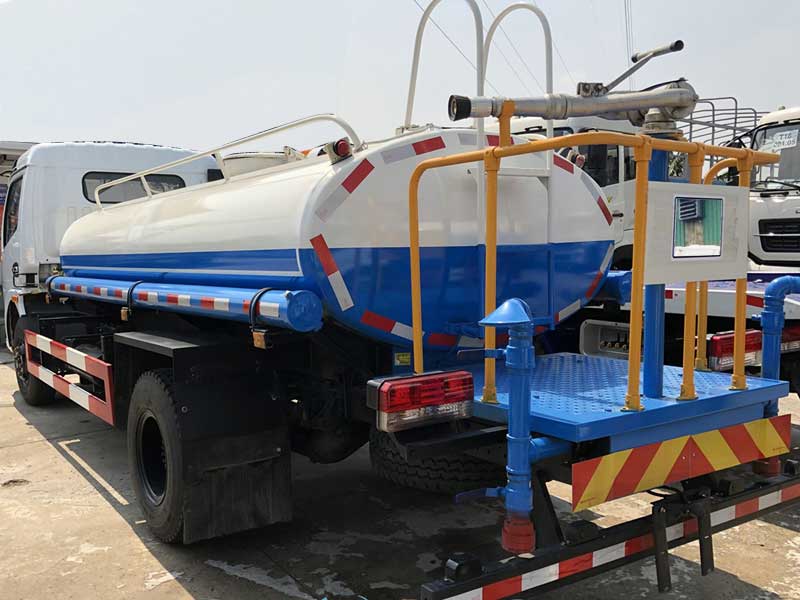 Bán trả góp Xe bồn phun nước rửa đường tưới cây DongFeng 5m3
