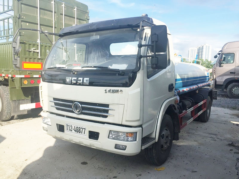 Xe phun nước rửa đường nhập khẩu Dongfeng 5 khối