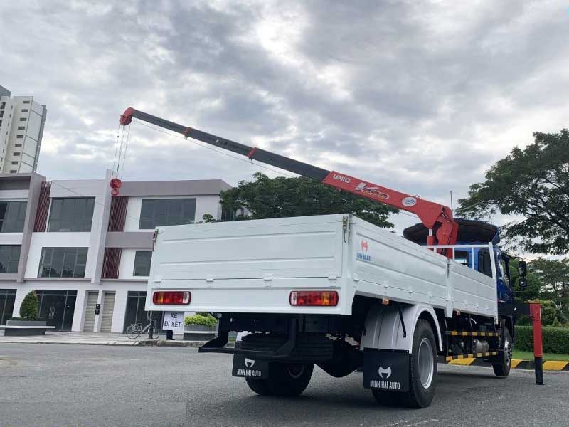 Sản phẩm xe tải Auman C160 gắn cẩu Unic 5 tấn