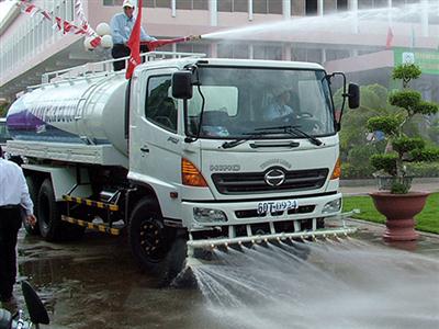 Xe ô tô xi téc chở nước rửa đường Hino FG 9 khối